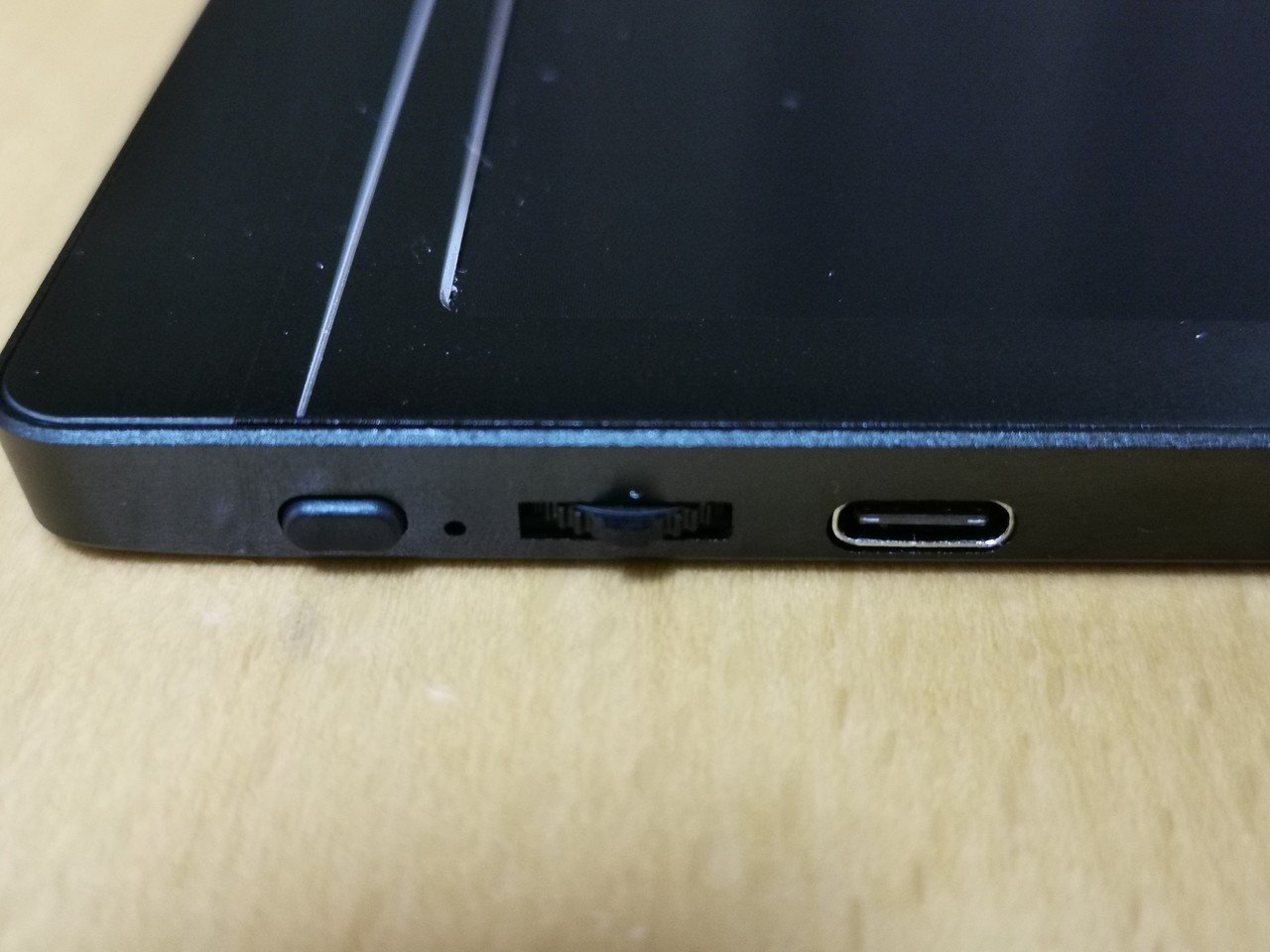 ポータブルモニター、ディスプレイ レビュー Lepow 15.6インチ|会社の ポータブルモニター、ディスプレイ レビュー Lepow 15.6インチ|会社の