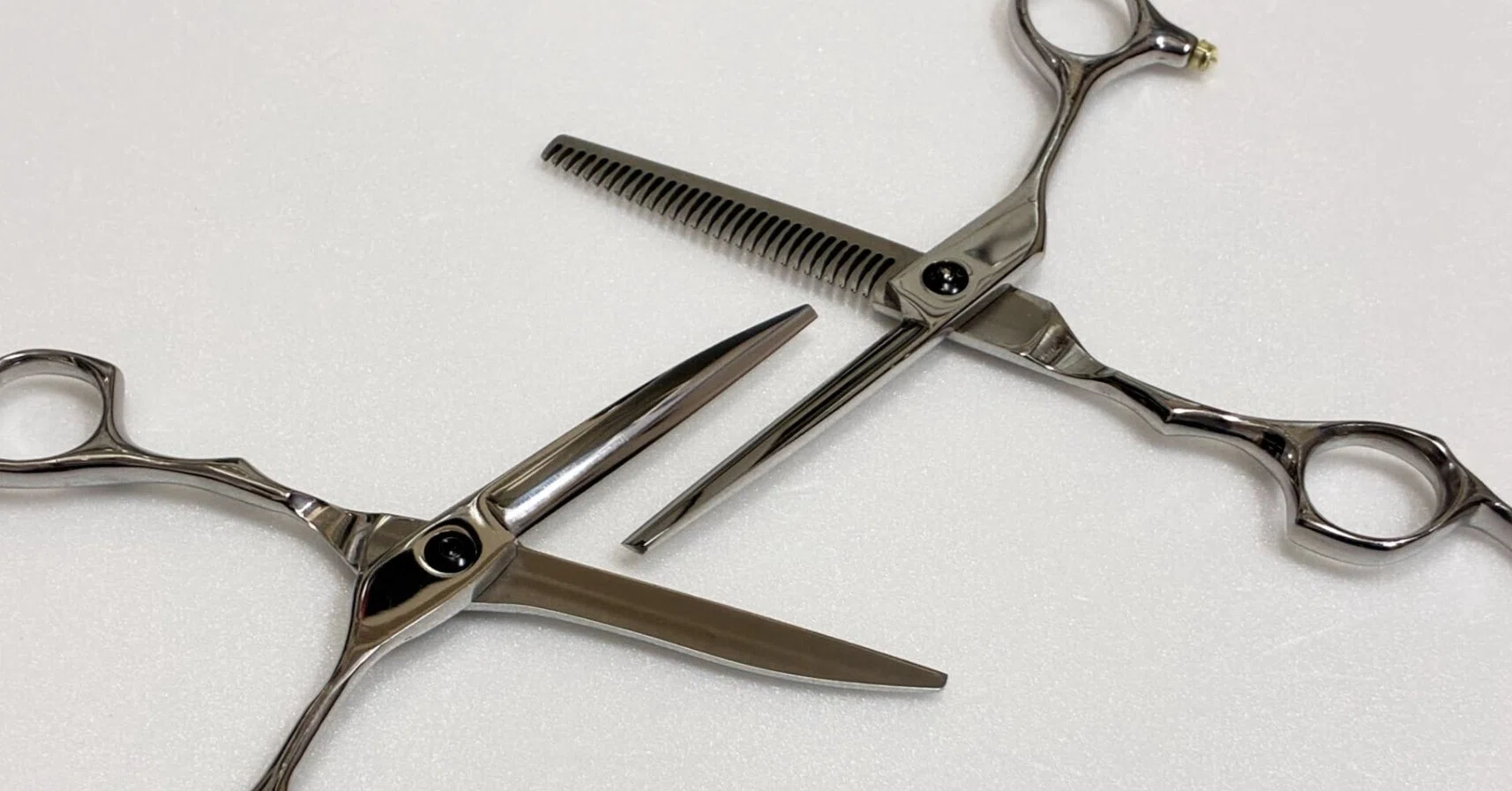 How to trim grown-out necklines and sideburns with a self-cut. Just ...