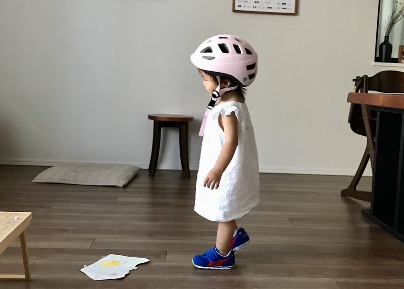 おんぶして自転車に乗る場合でも ヘルメットは必要です 小子 Note