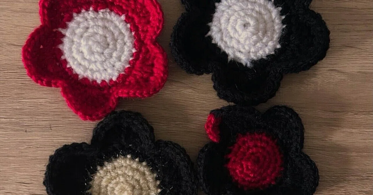 Knitting for Beginners: Choose a 'Small, Square' Project for Your First ...