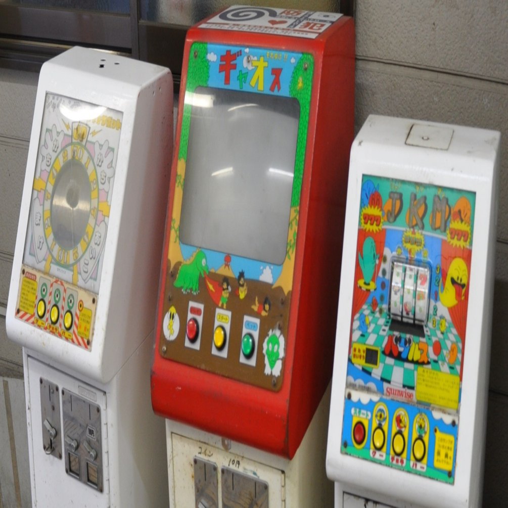 神戸市灘区水道筋「灘中央市場」で謎のメダルゲームに出会った話｜栗橋英実