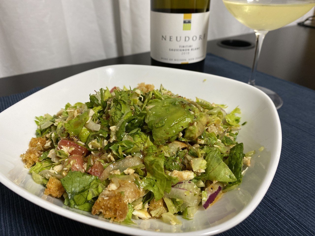 Crisp Salad Works のサラダと真剣にワインを合わせてみた ソムリエドゥーエ Note