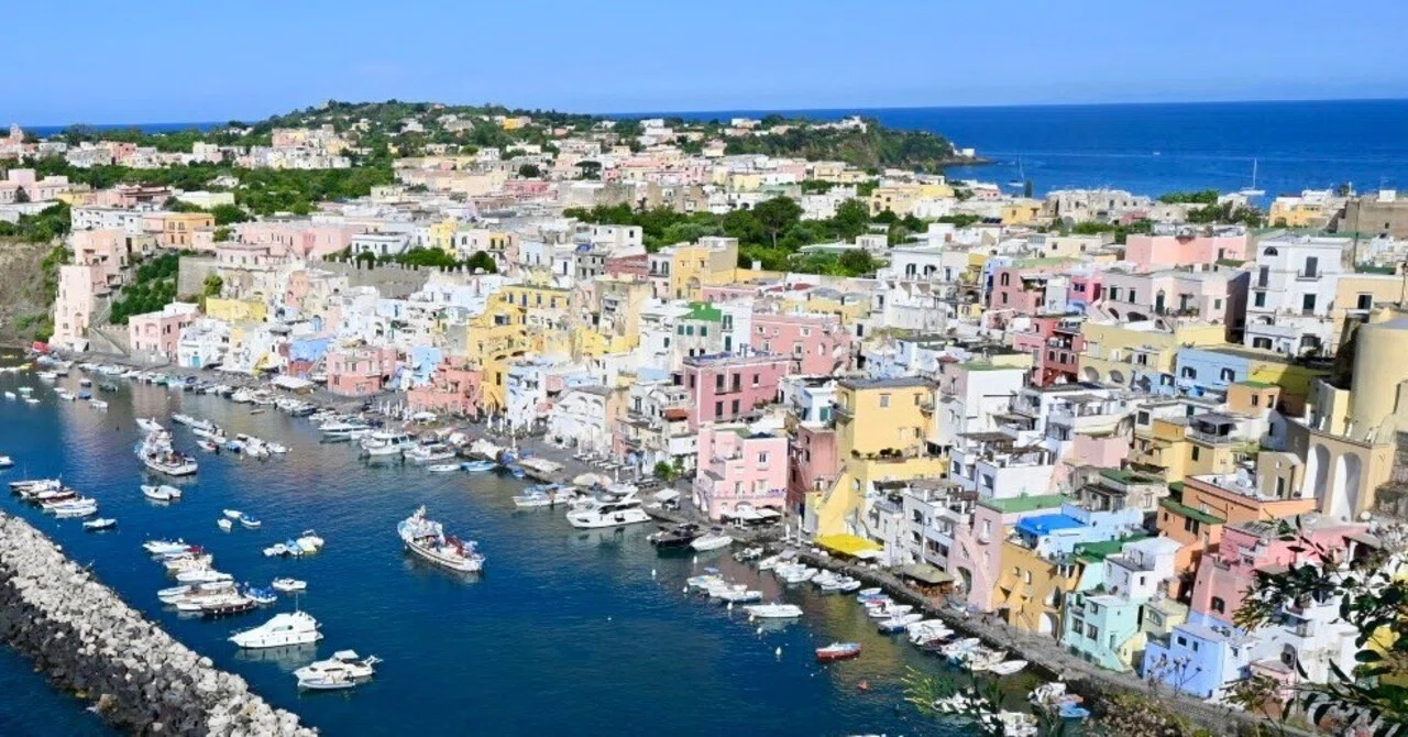 Italy Travelogue Part 2: Procida Island｜Toshiyuki