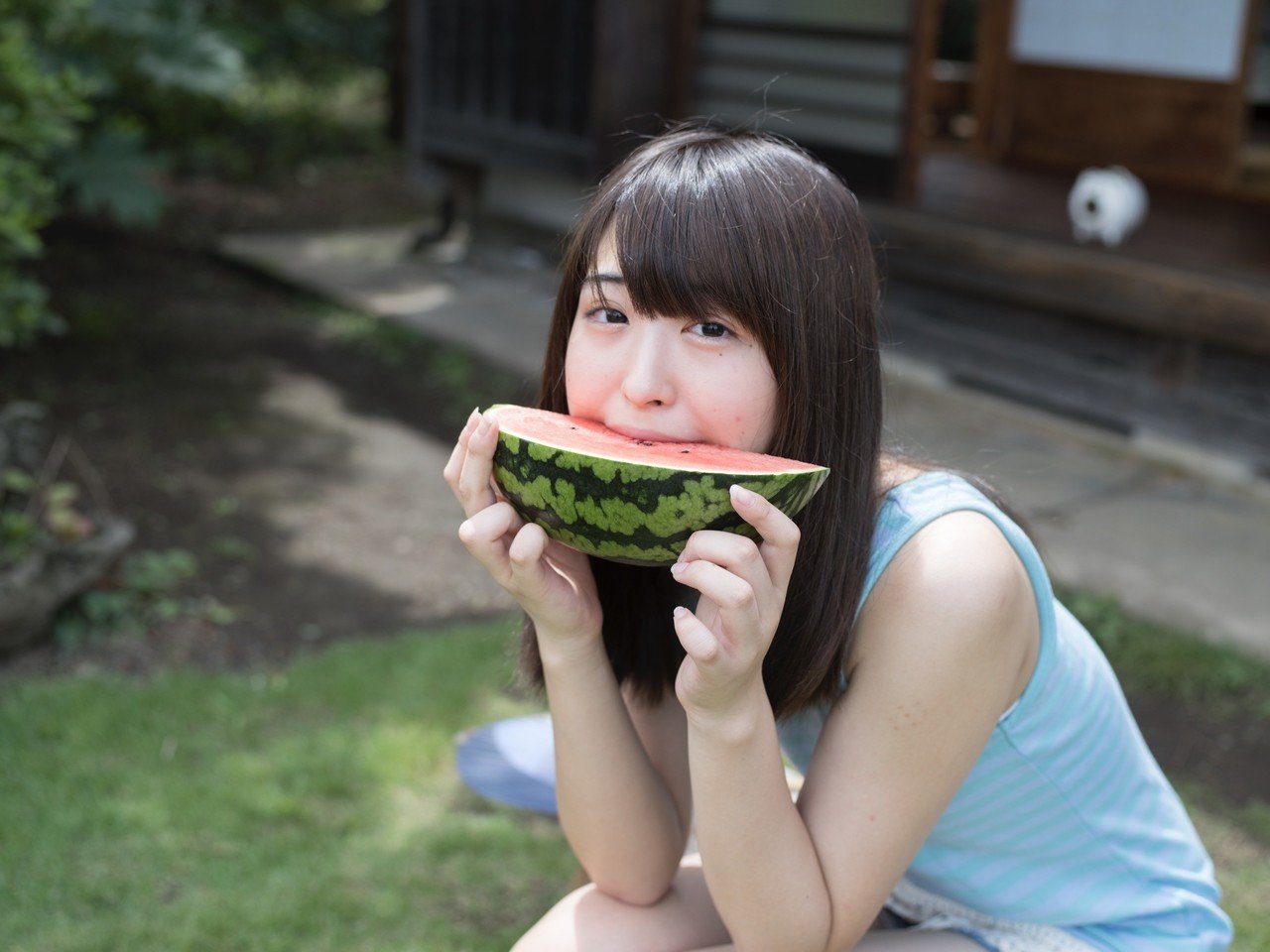 なつのせいかつ 2日目 スイカを食べる Mr Portrait 青山裕企 写真家17才 Note