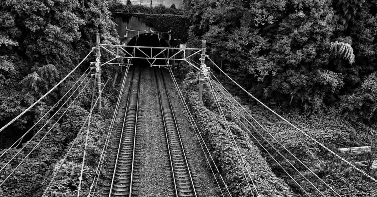 What Lies Beyond the Tracks｜Akagi Select Japan