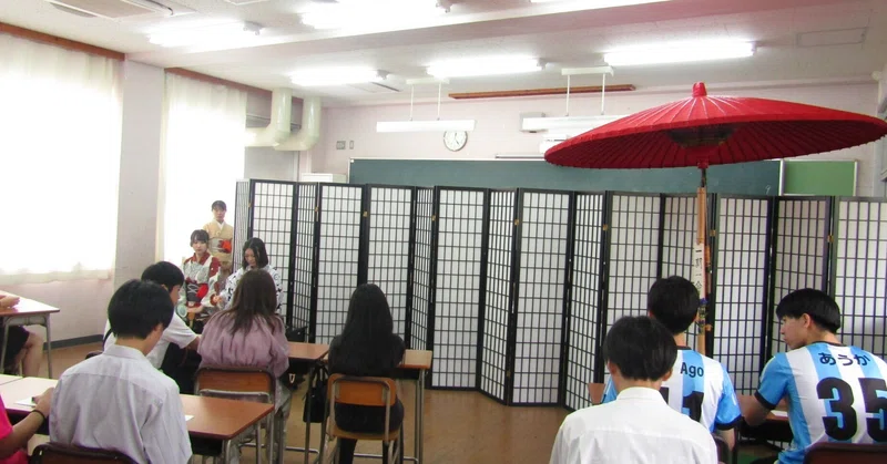 【新宮高校 彩雲祭２日目】行列必至の食物バザーと工夫溢れる展示企画！彩雲祭の様子をお届けします