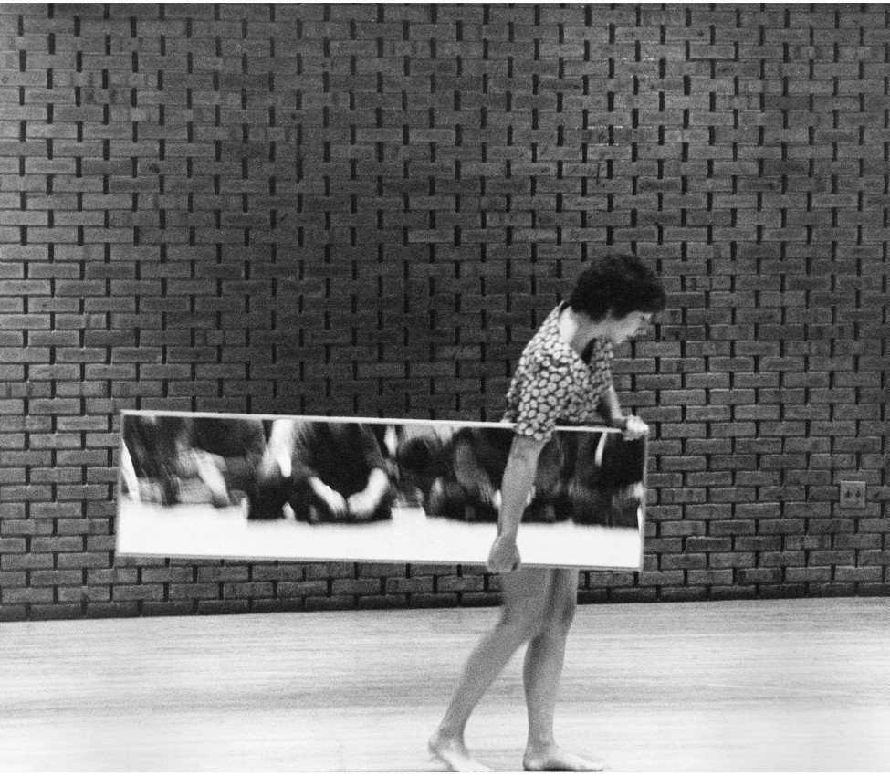 2）女性作家Joan Jonasと身体表現と映像作品｜artoday - chiaki