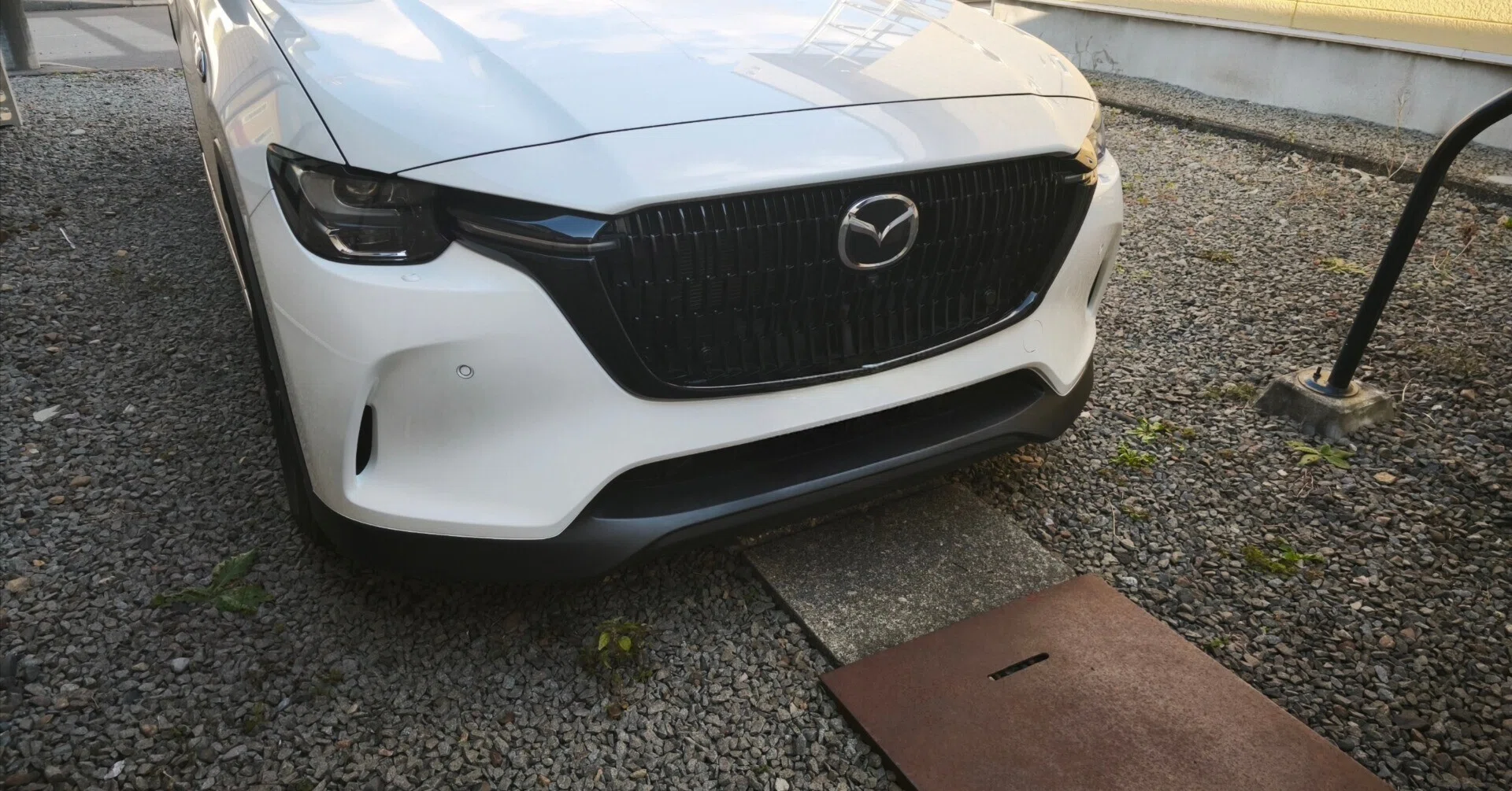 CX60のシグネチャーウイングのピアノブラックカバーをつけました