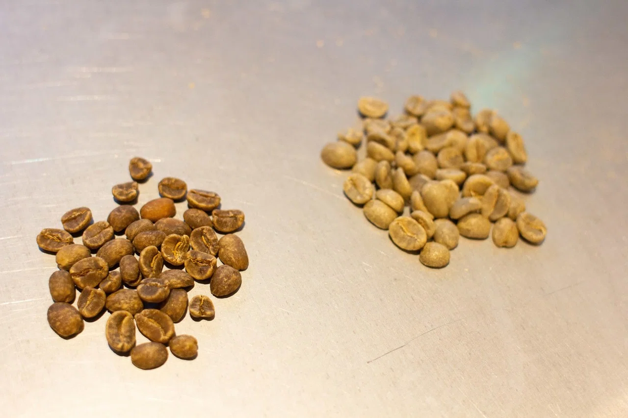 カフェインレスコーヒーのカフェインはどうやって除いている？｜colon