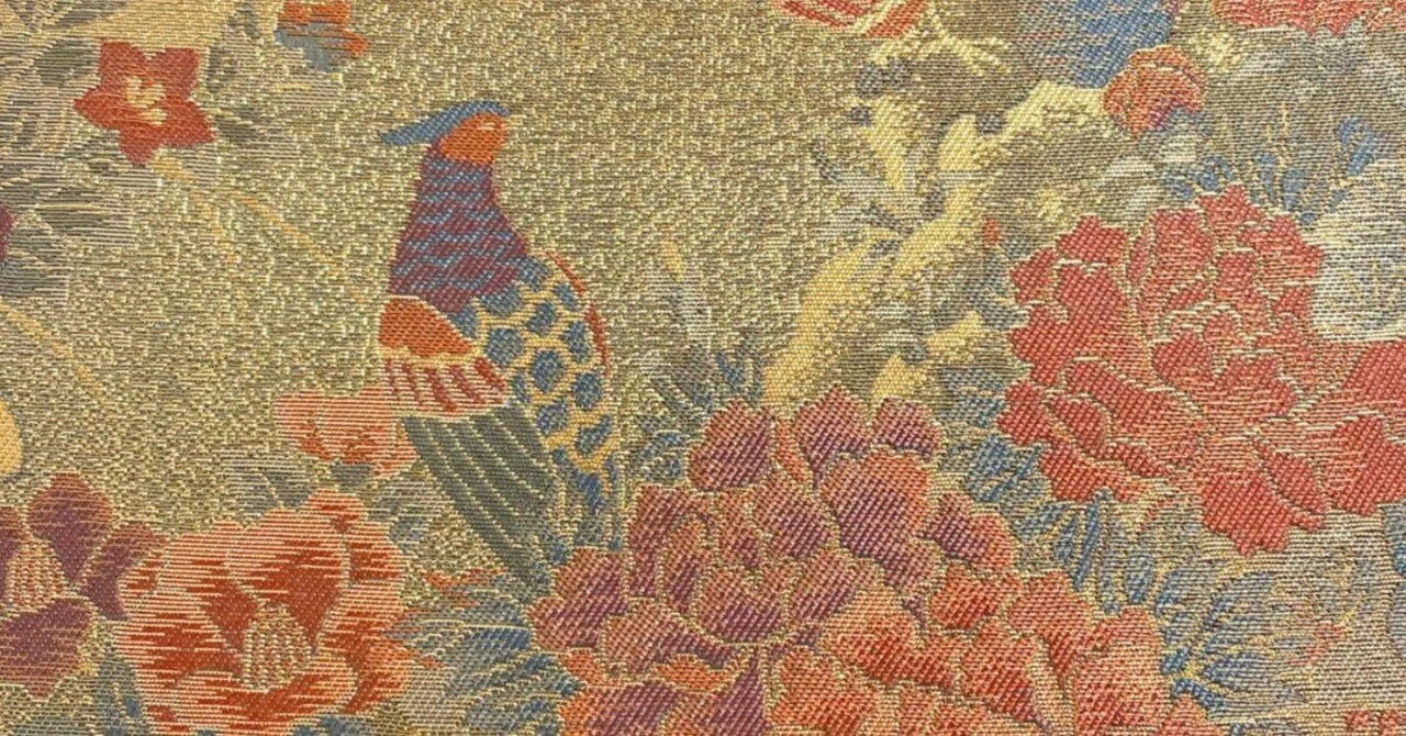 美品 正絹 作り帯 二重太鼓 袋帯 二部式仕立て 麗らかな金彩の輝きを
