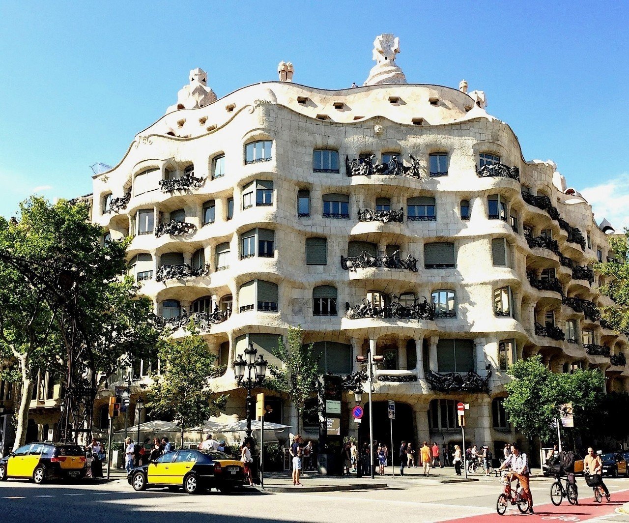 25年前スペイン・バルセロナで購入ガウディCasa Batllo’ ポスター 25年前 バルセロナ ガウディCasa Batllo' ポスター（1990年