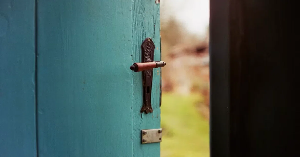 Job Hunting | Into the : note 🚪 What are the necessary qualities for a ...
