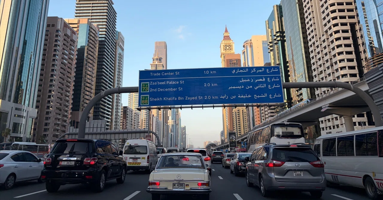 두바이의 운전 사정🚗일본과 너무 달라서 깜짝 놀랐어요..😵‍💫｜natsumi🇦🇪