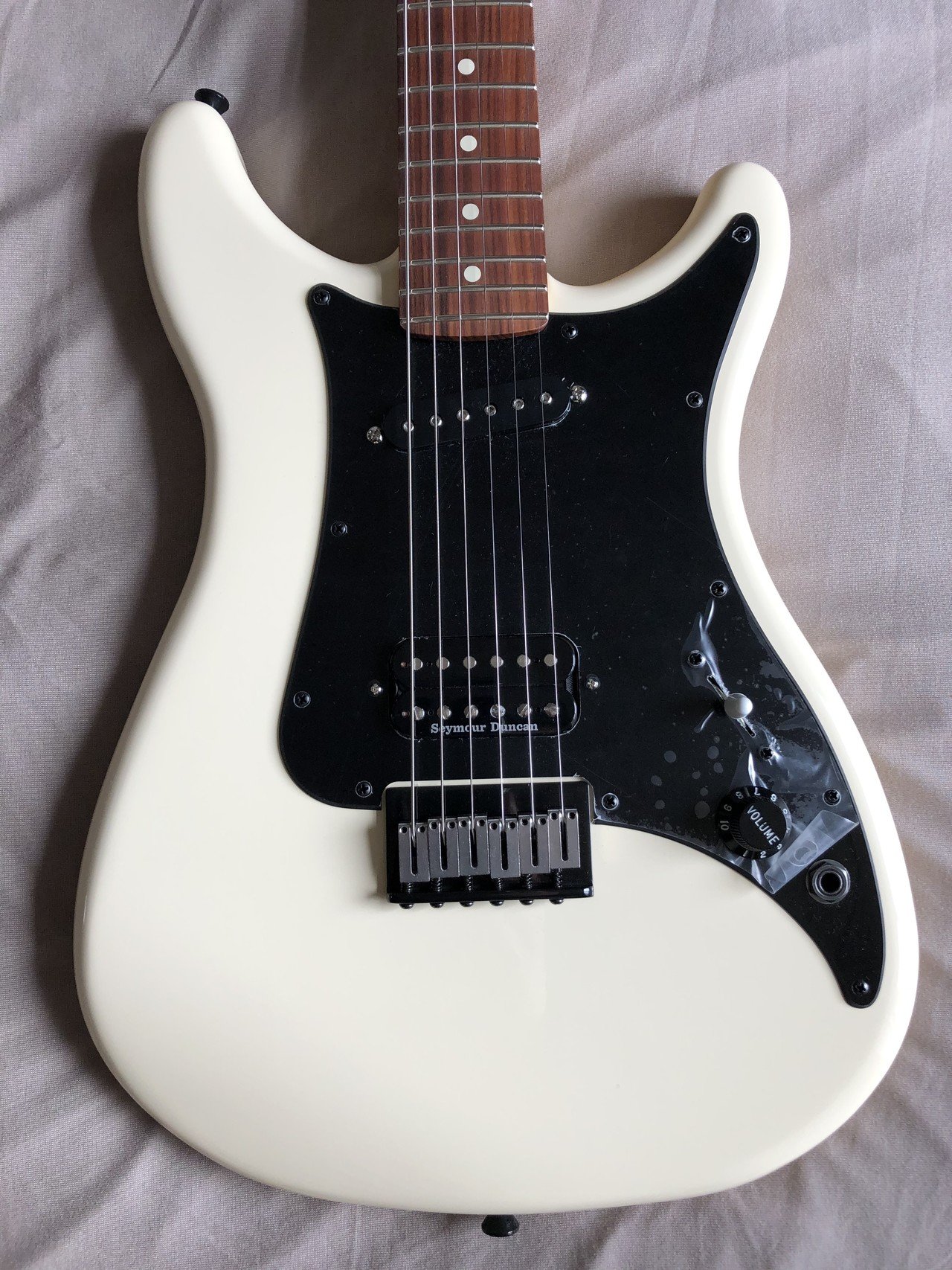 Fender 2020 Player LEAD3のJake E Leeモデル化 #コスプレ｜田村六蔵