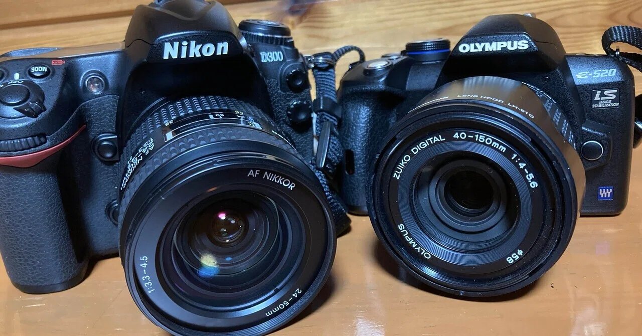Film Cameras OUT, Digital Cameras IN｜右曲り日誌