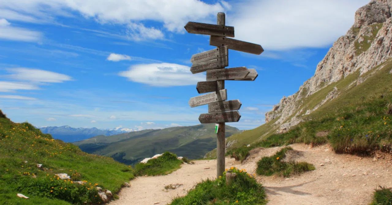 Are you using the same approach on mountain trails and highways?｜akara_