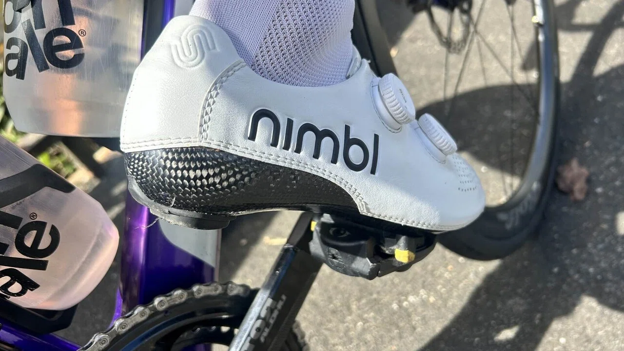 nimbl ホワイト サイクリングシューズ　サイズ41.5 10万円のビンディングシューズnimblインプレッション｜ブレア