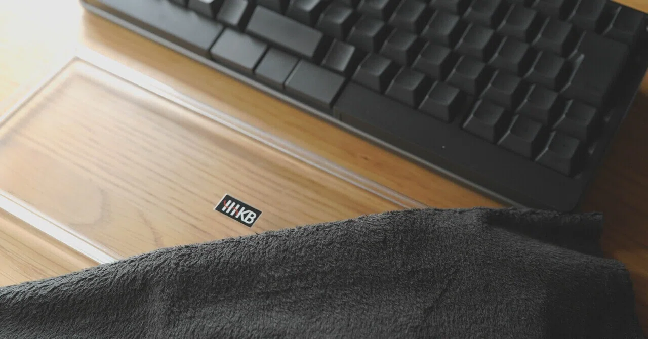 [HHKB] A DIY palm rest made with a roof and a black Elecom cloth｜yutty.