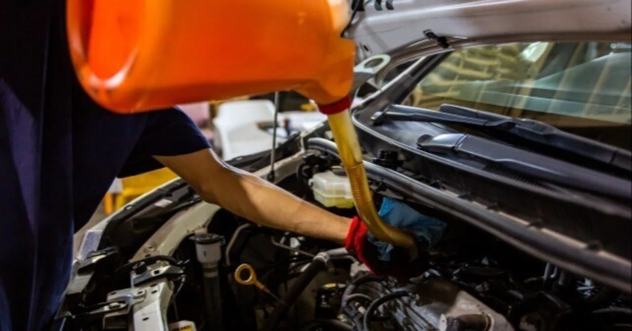 Oil Change Guide When Should You Change Your Car's Engine Oil? A Guide to Mileage and ...