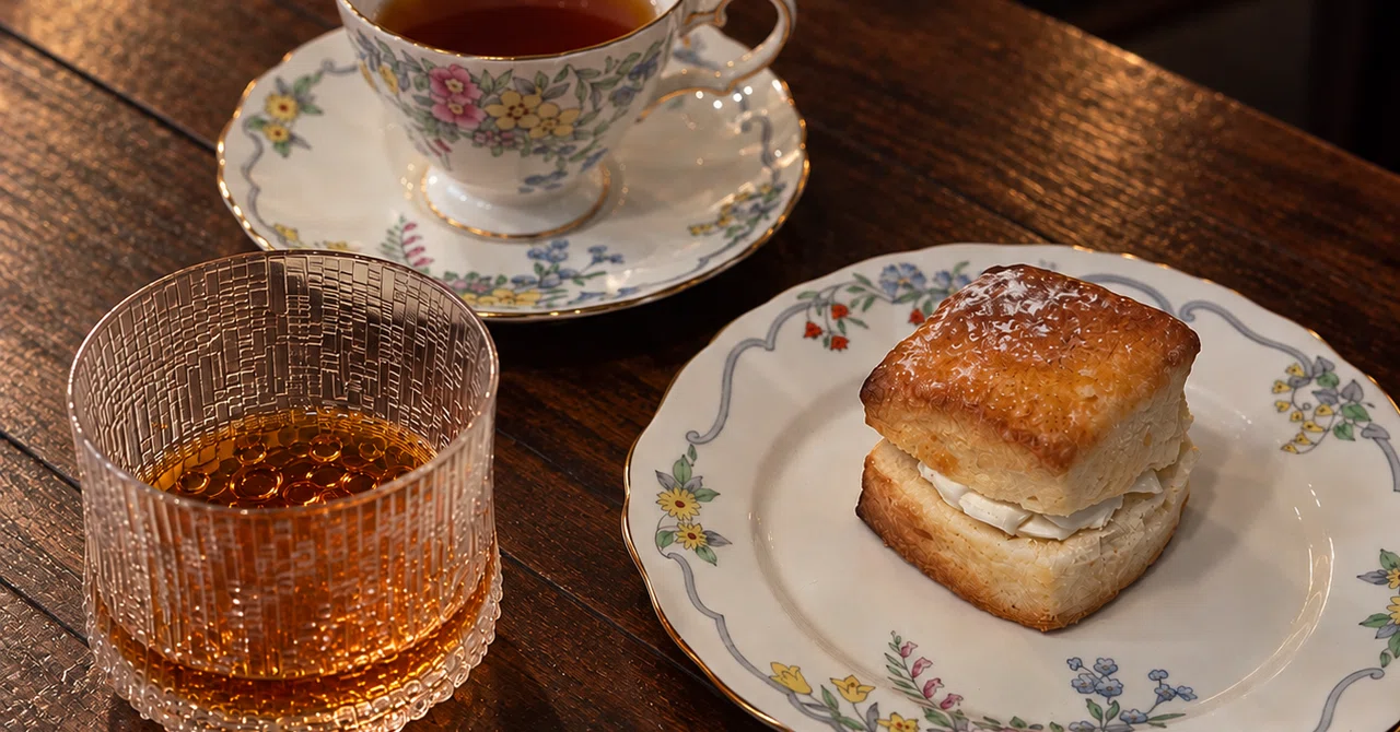 A touch of spirits in your tea.｜The Study