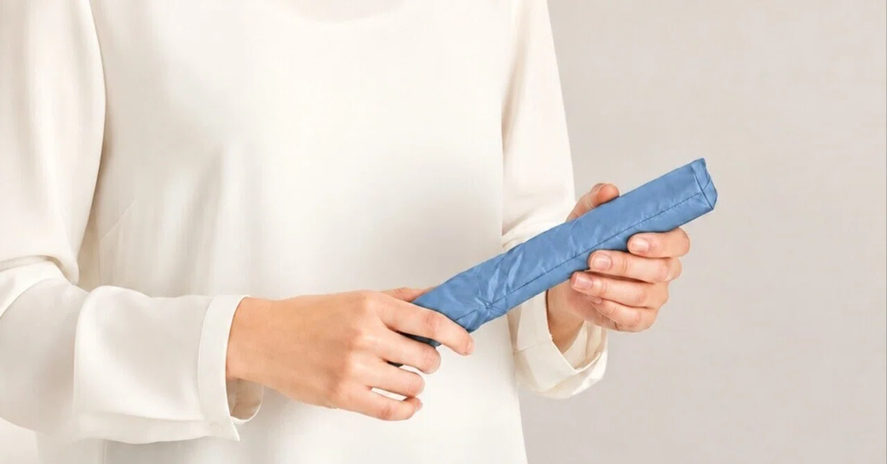 A lightweight design weighing only 79 grams. It opens wide and is ...