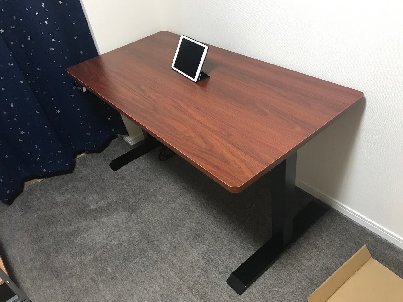 電動昇降式デスク「Sanodesk EJ2」購入2ヶ月後のレビュー｜荻原