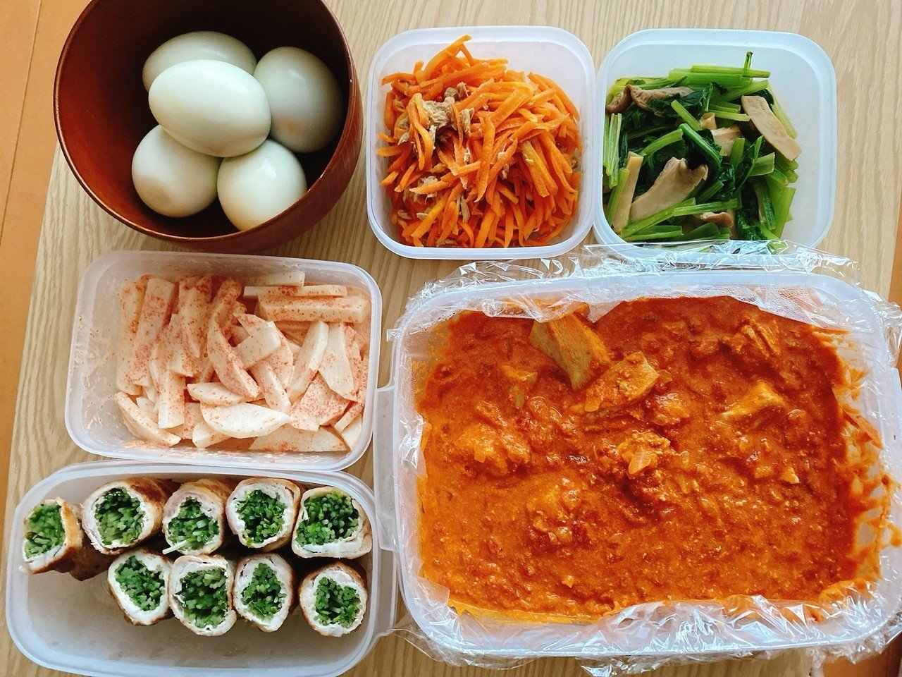 作りおき バターチキンカレー 豆苗の肉巻き 山芋の明太マヨサラダ ゆで卵 にんじんしりしり 小松菜ときのこのパターソテー めぐさん Note