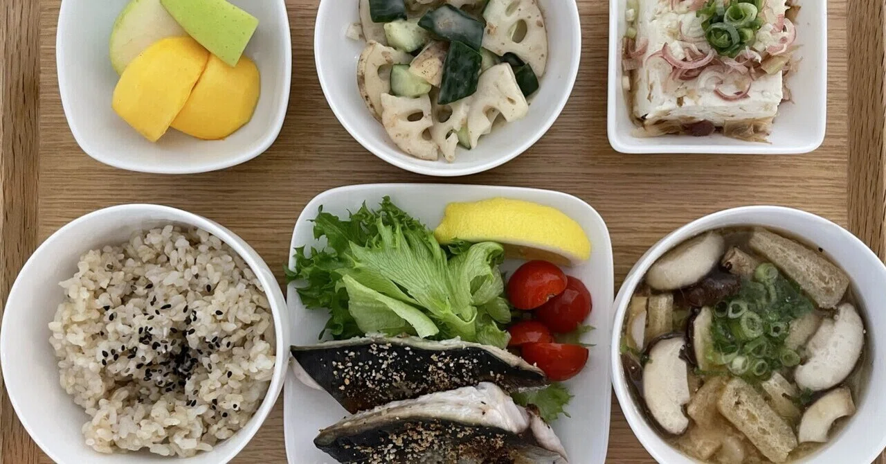 261020 Today's Dinner: Grilled Mackerel with Lemon Salt and Lotus Root ...