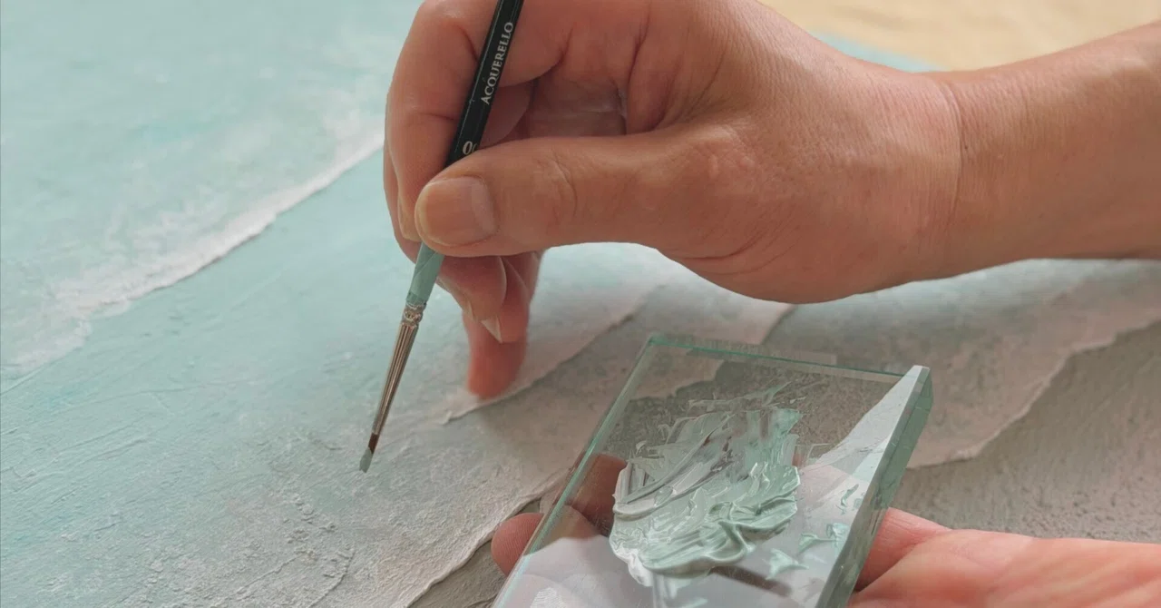 Tools that fit the hand, and frames as part of the artwork｜ooco.