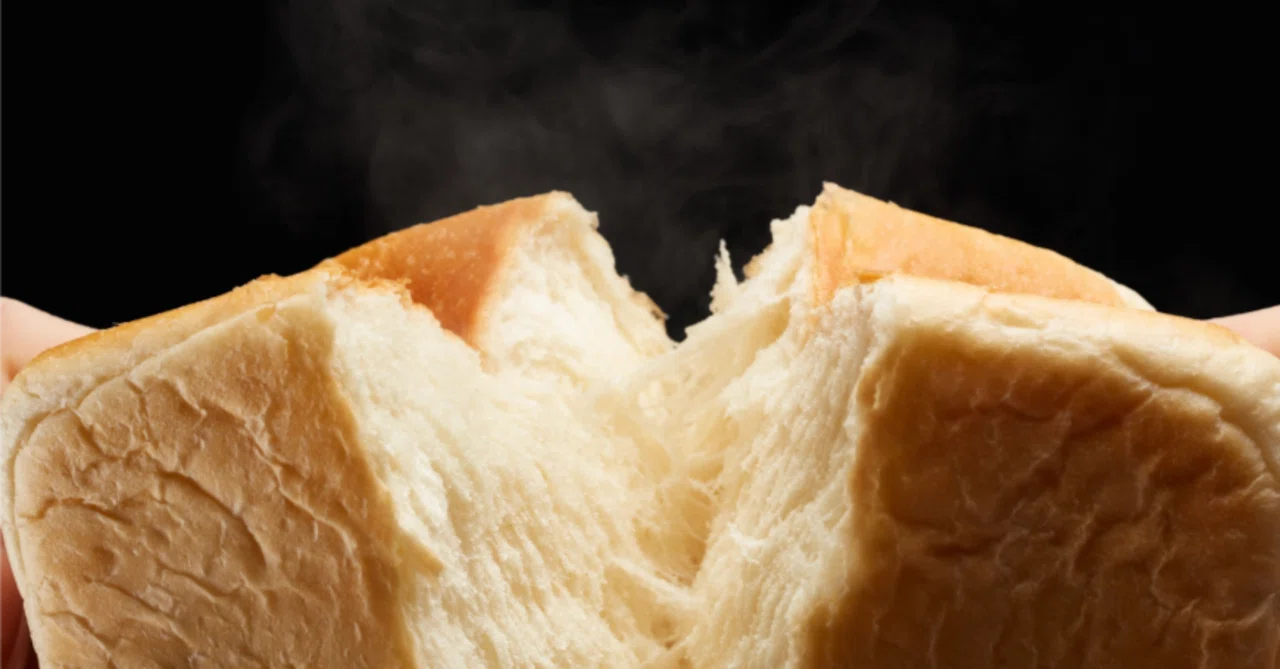 Don't cut fresh bread right away! Why you should let it cool and how to ...
