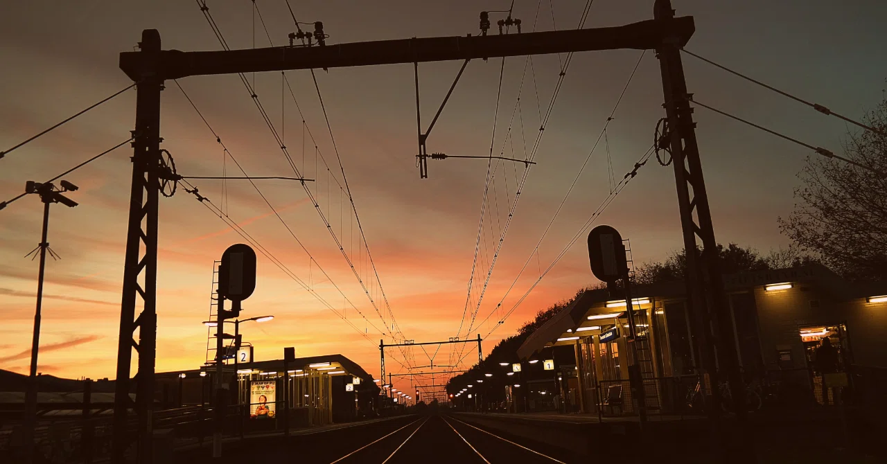 Railway Tracks｜遊文(yumi)