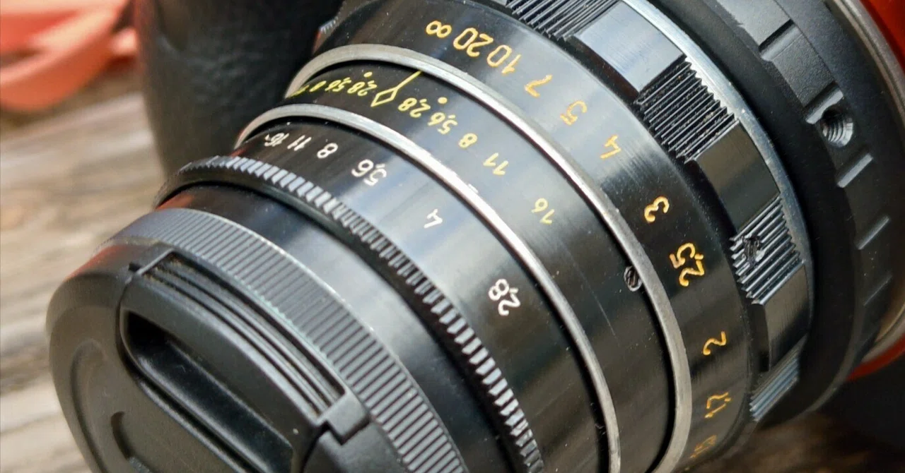 A Russian lens has sprouted｜MITSUDA Tetsuo
