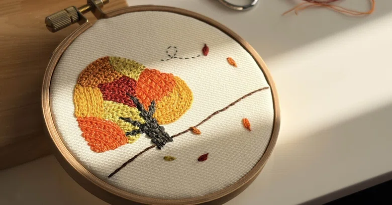 [Pattern Included] Embroidering Patchwork-Style Autumn Leaves with ...