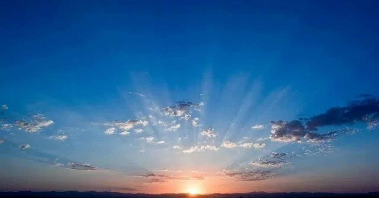 [Essay] Sky and Clouds｜高原 あまね