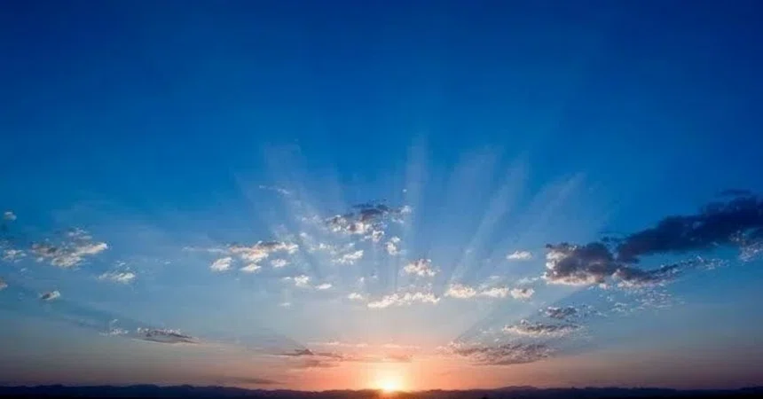 [Essay] Sky and Clouds｜高原 あまね