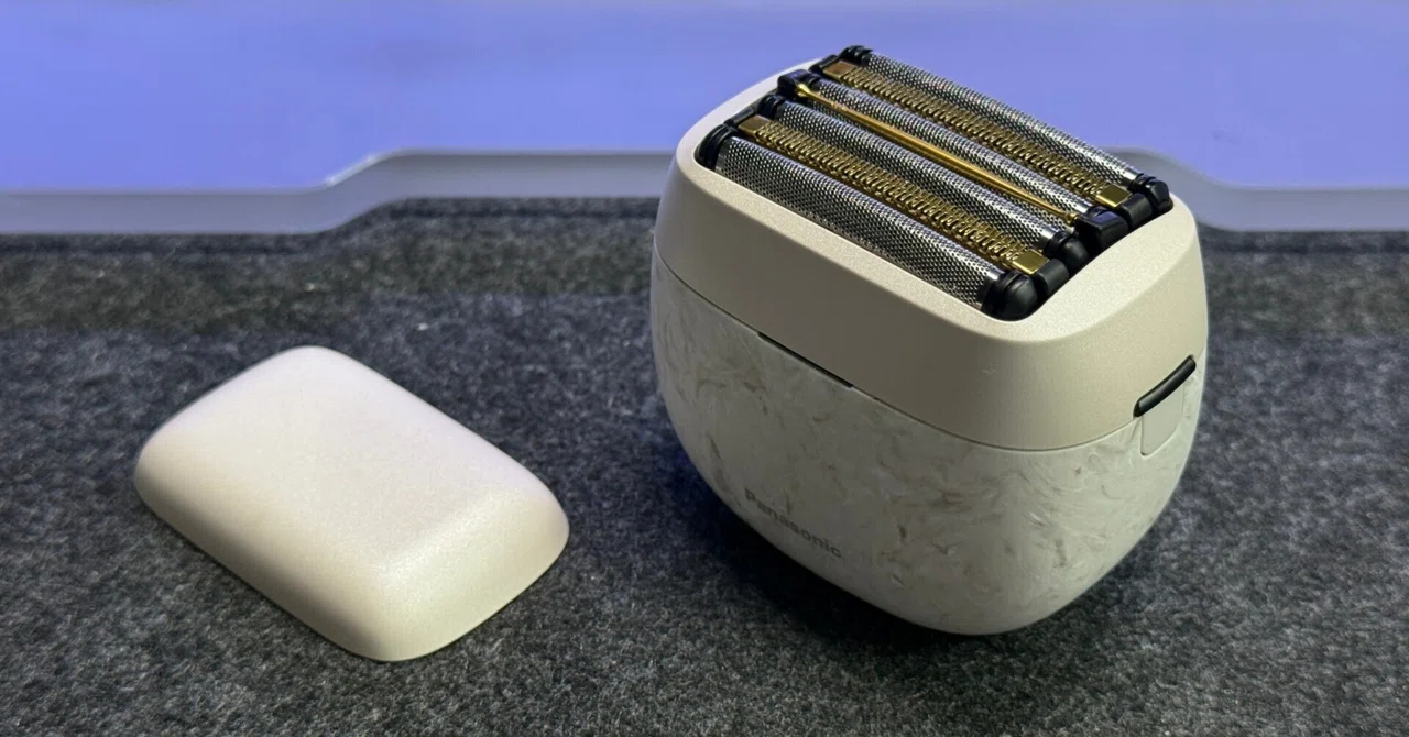 The Story of Buying an Electric Shaver｜じんが