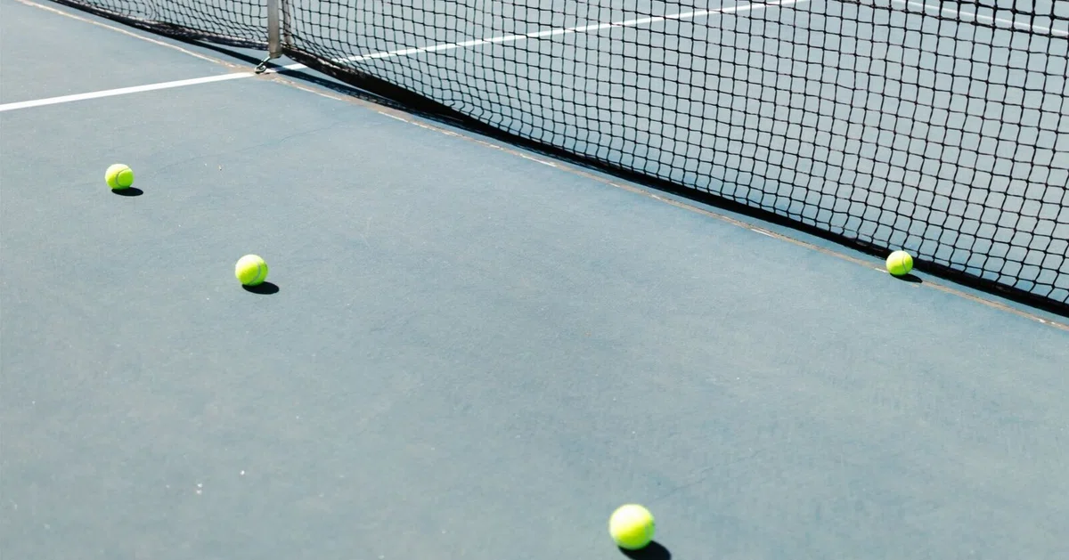 Organic Tennis Rackets On windy days, the person who gives up on playing pretty tennis wins ...