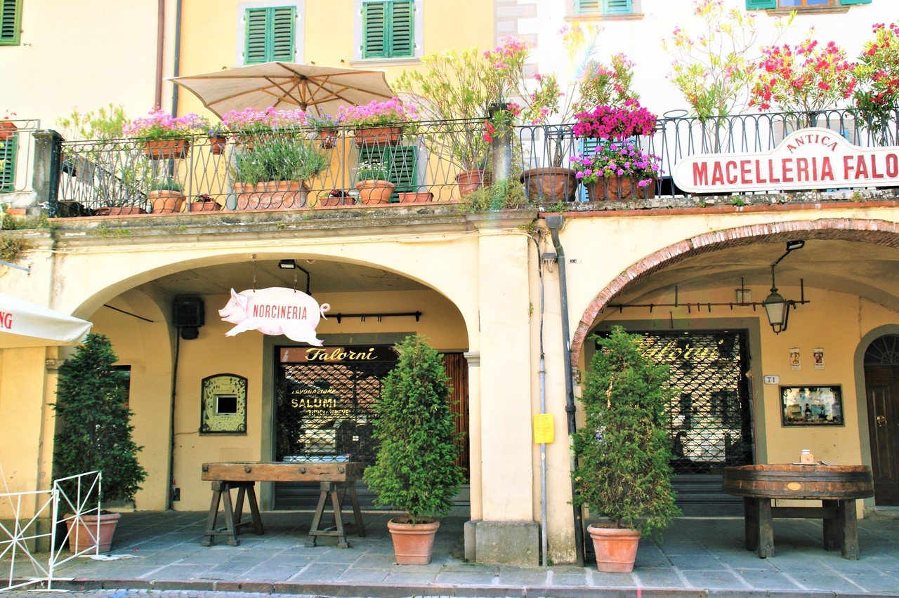 キャンティの街並＆ワイン畑｜食の工房オフィスアルベロ【イタリア料理