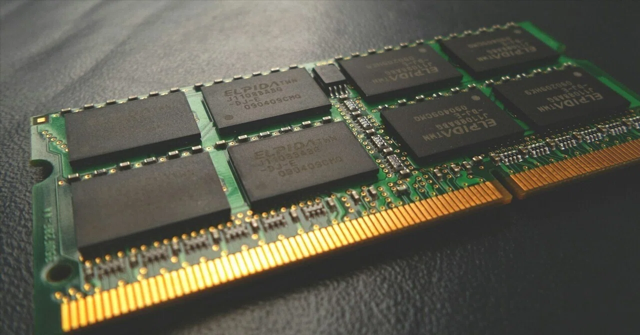 Global PC Shipments Drop by About 20%: The Cause is AI's 'Memory Hunger ...