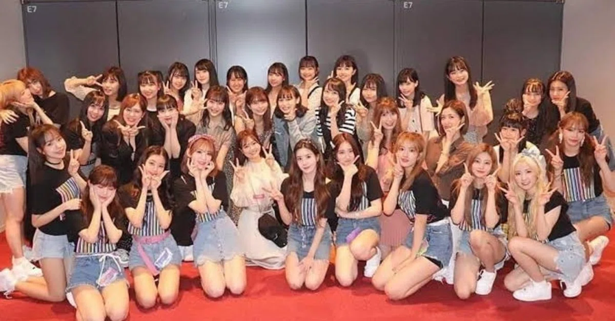 宮脇咲良 IZ*ONE [EYES ON ME] TYPE A 生写真 コンプ アイズワン CD