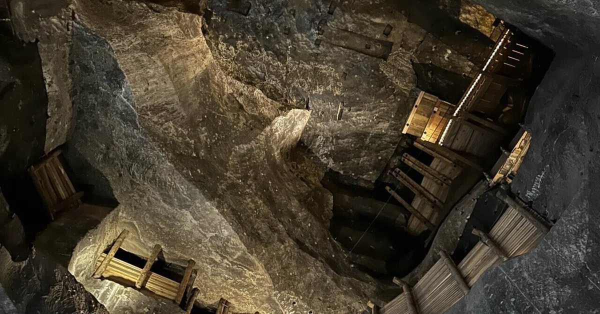 Retrospective Travelogue 44 Krakow Poland Wieliczka Salt Mine｜旅のテーブル ...
