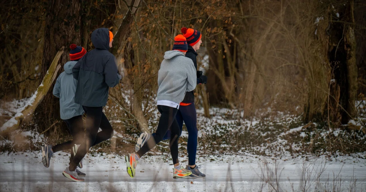 Cold Weather Gear to Make Winter Running Comfortable | Recommended ...