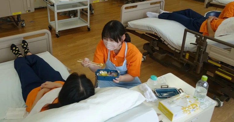 福祉系列２年生　実習の授業を頑張っています⑪