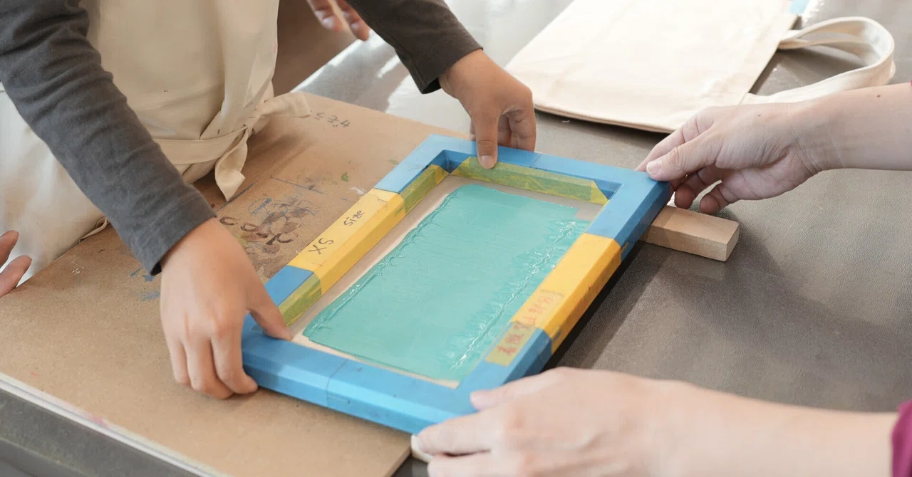 Silk Screen Experience with Kids in Osaka | Making Original Bags at ...