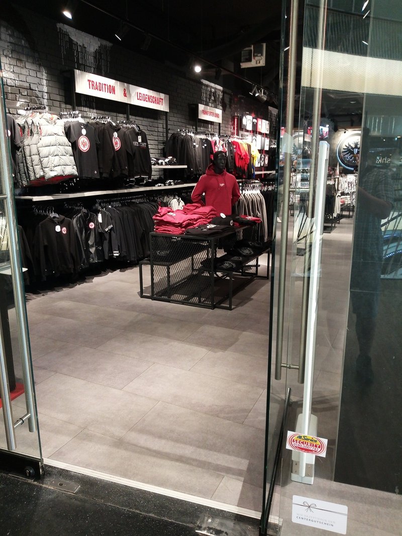 ドイツのサッカーチームと キャプテン翼 がコラボ商品 ドイツから海外異業種コラボについて考える Kataho フランクフルト ドイツのサッカーチームと キャプテン翼 がコラボ商品 ドイツから海外異業種コラボについて考える Kataho フランクフルト