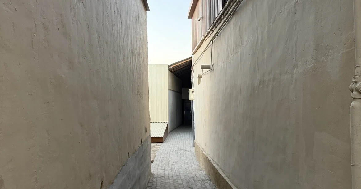 Shape Define Color Line #059 / Geometry of Silence|路地の様相