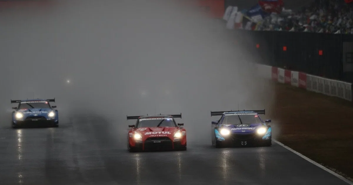 [Organizing Thoughts] The Rainy Aquarium and 'SUPER GT' Pit Work ...