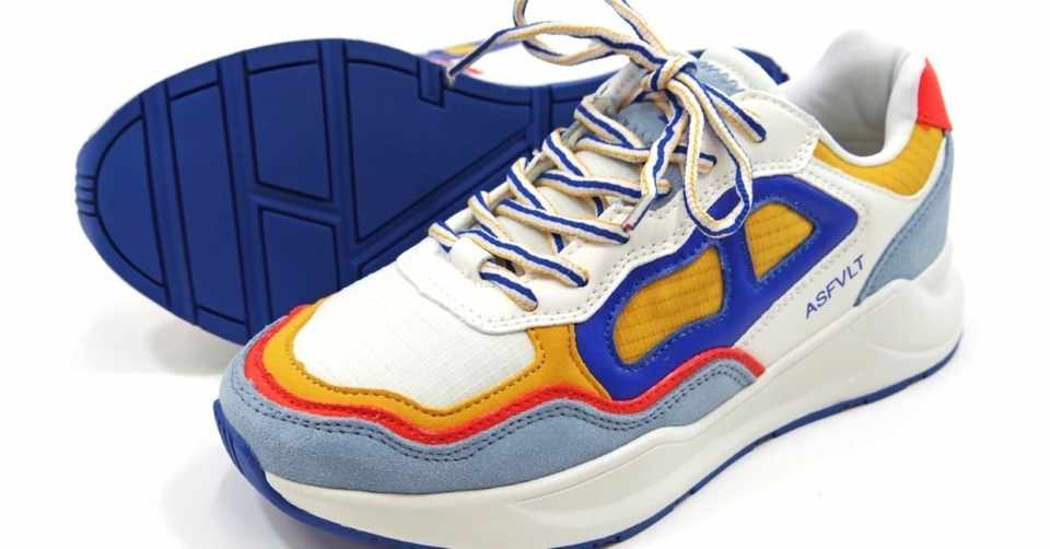 スニーカーもアニメカラー Asfvlt Japan Note