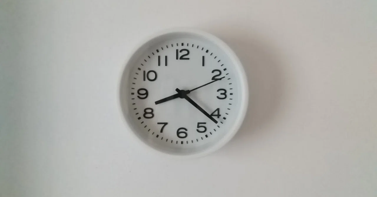 The factory starts at 8:30 AM. But the first piece is made at 9:30 AM.｜ザウルス