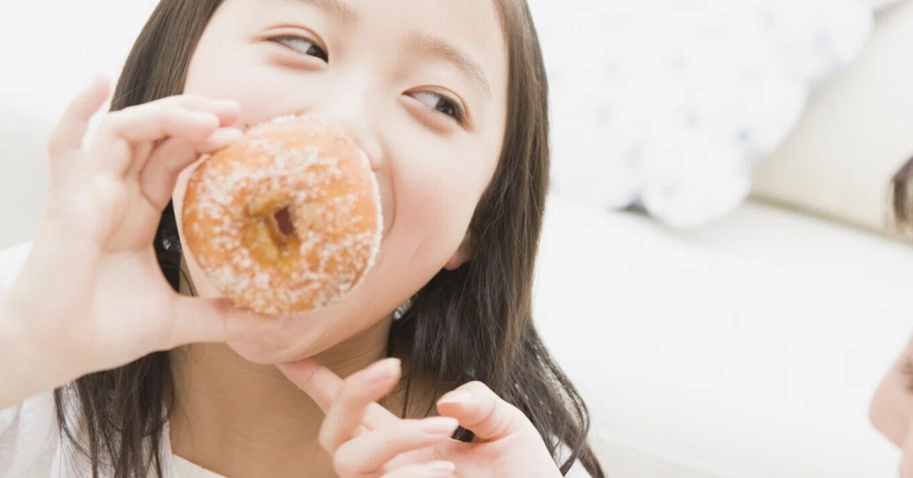 Children who eat a lot of ultra-processed foods have stronger brain ...